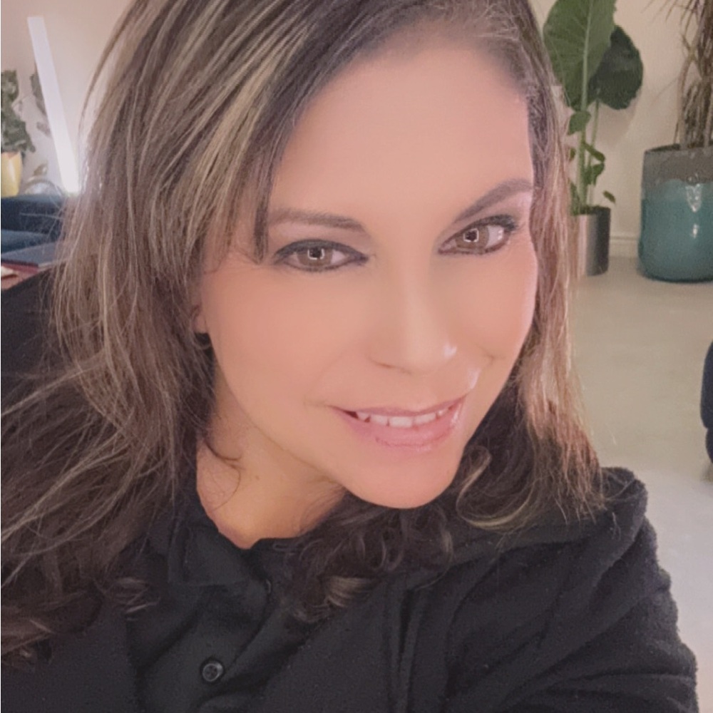 Meet your Posher, Elidia